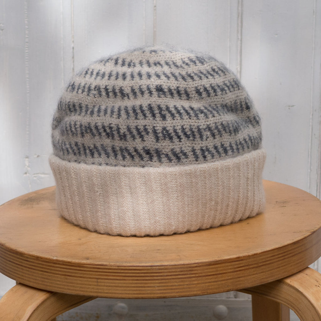 cableami - Baby Alpaca Beanie - Ivory / Gray